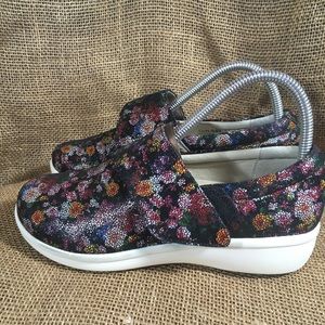Alegria Qin 689 Floral Hook Loop Clog Slide Leathe